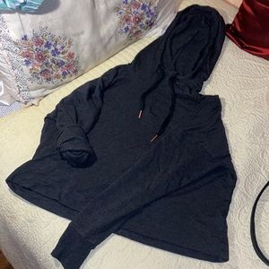 Beyond Yoga lightweight cropped hoodie